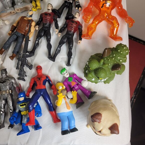 Lot of 34 Misc Action Figures Superhero monsters joker spiderman - Picture 14 of 14